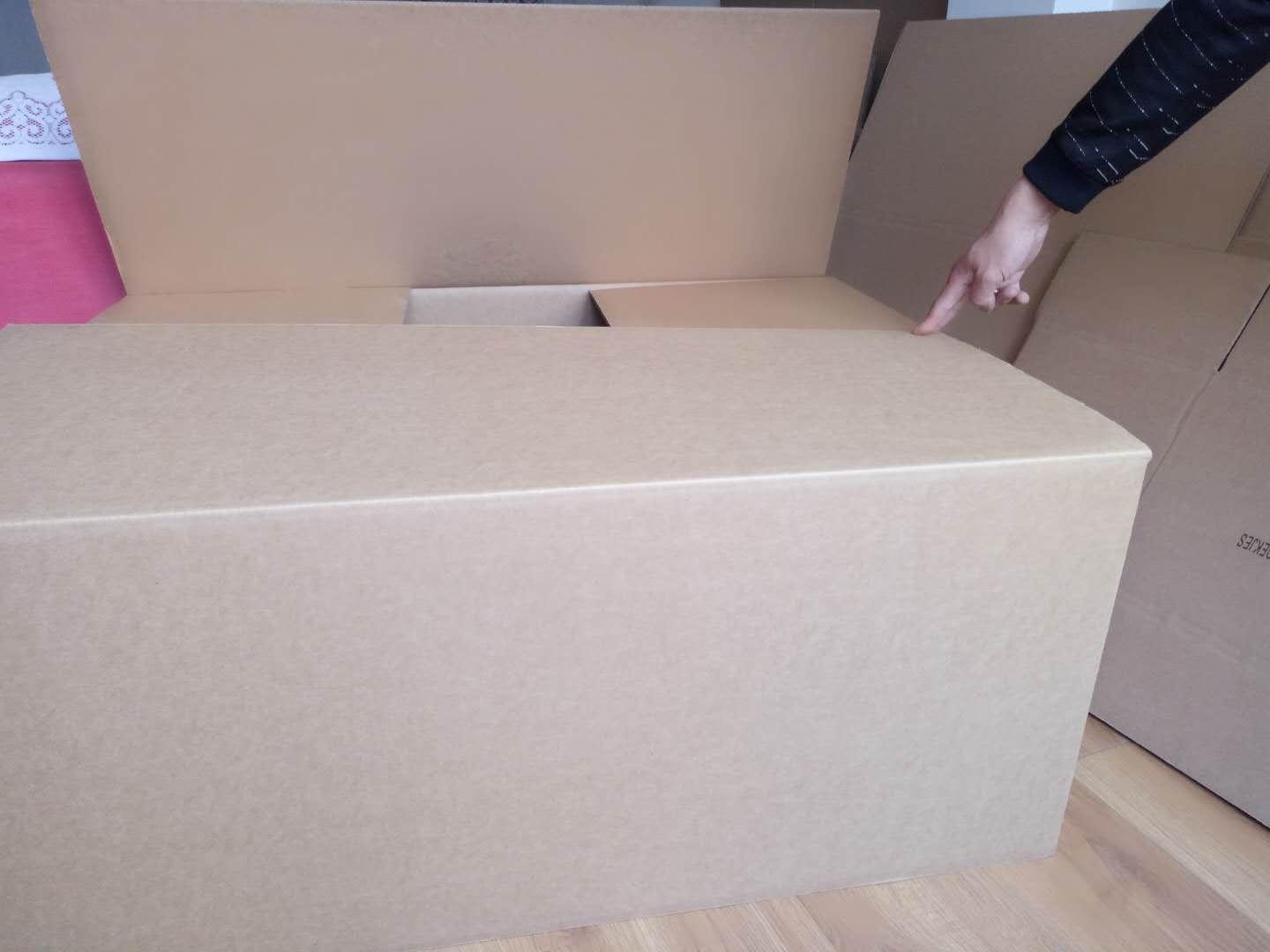 正确的使用纸箱，能有效的保护包装的物品